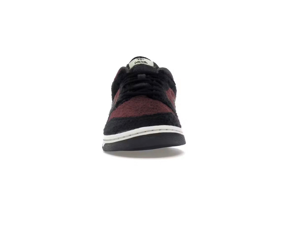Nike Dunk Low SE 'Fleece - Burgundy Crush' (W)