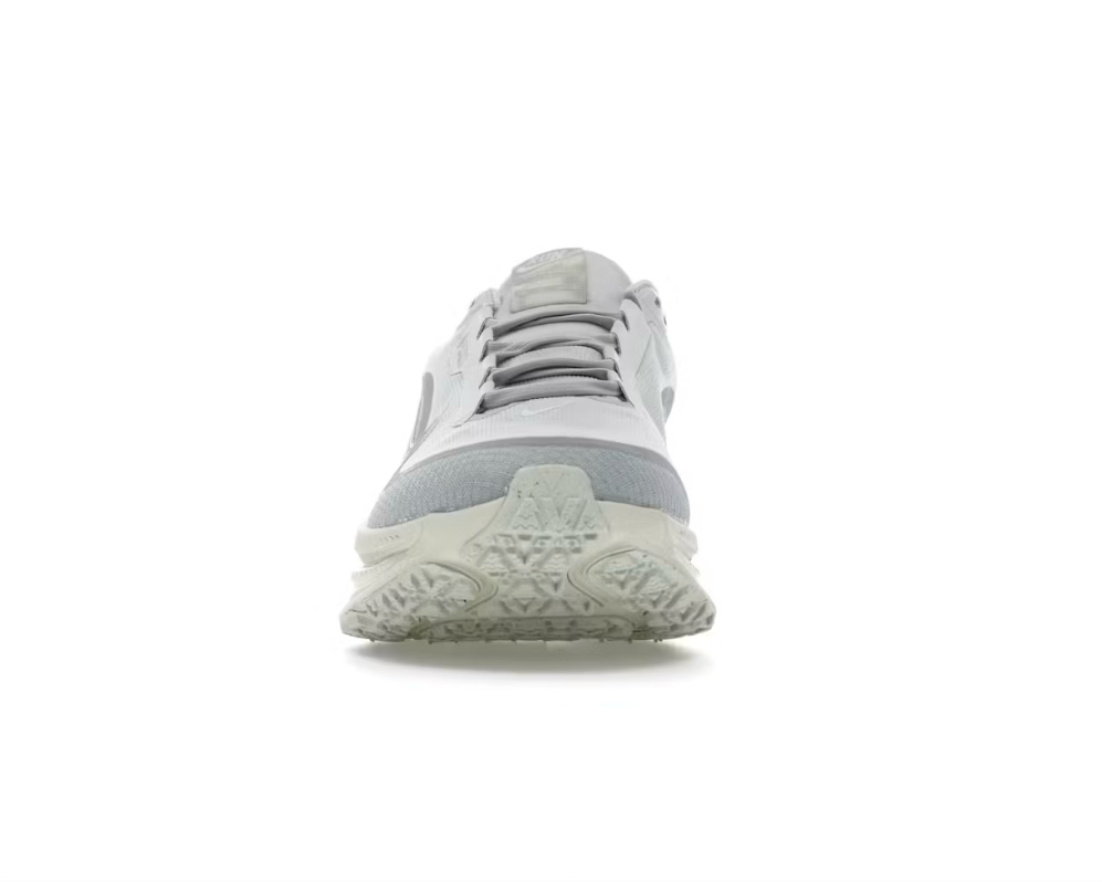 Nike Vomero 18 GORE-TEX Reflective 'Pure Platinum Metallic Silver'
