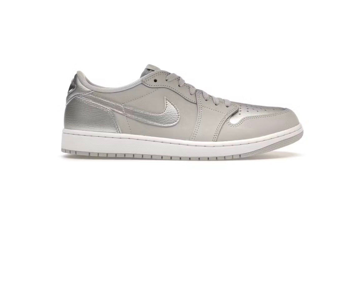 Air Jordan 1 Retro Low OG 'Metallic Silver'