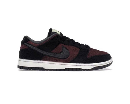 Nike Dunk Low SE 'Fleece - Burgundy Crush' (W)