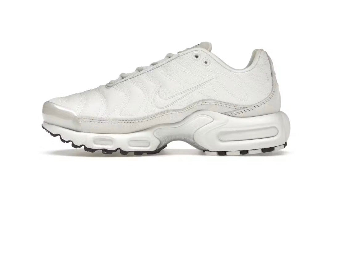 Nike Air Max Plus 'Platinum Tint' (W)