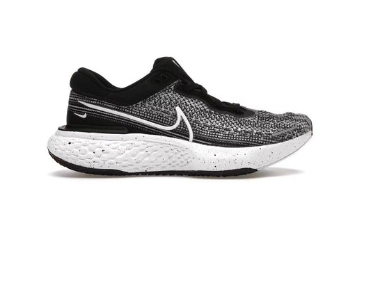 Nike ZoomX Invincible Run Flyknit 'Black White'