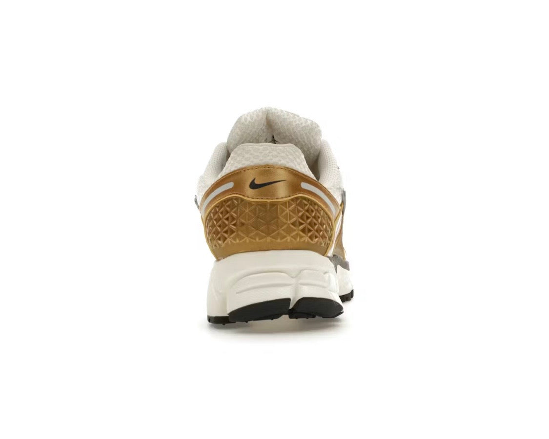 Nike Air Zoom Vomero 5 'Metallic Gold' (W)