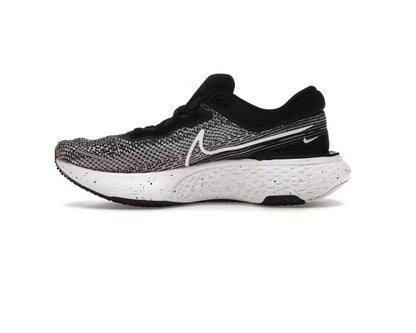 Nike ZoomX Invincible Run Flyknit 'Black White'