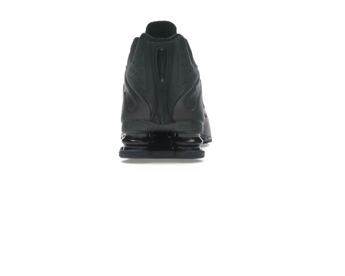 Nike Shox R4 'Triple Black'