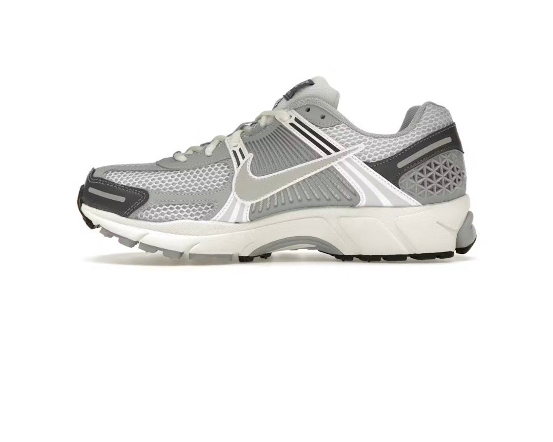 Nike Zoom Vomero 5 'Wolf Grey Cool Grey' (W)