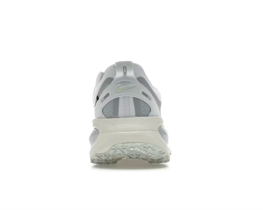Nike Vomero 18 GORE-TEX Reflective 'Pure Platinum Metallic Silver'